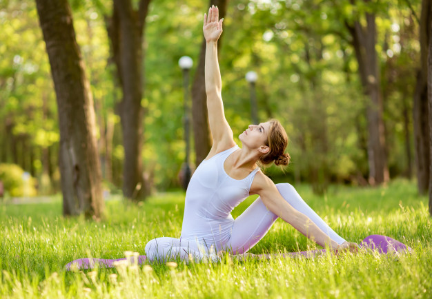 Aulas gratuitas de pilates voltam aos parques