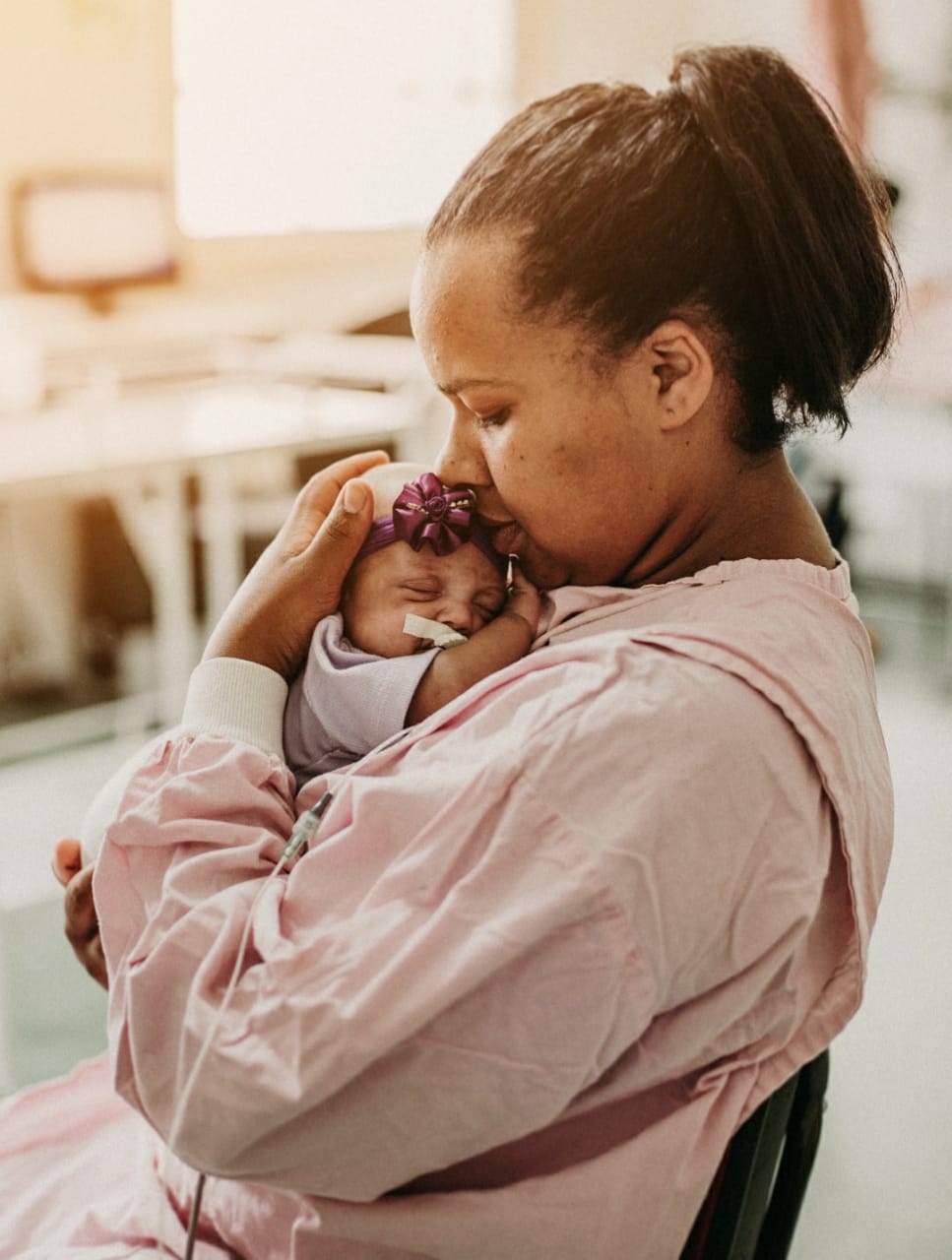 NOVEMBRO ROXO | Cristo de Poços mudará de cor no Dia Mundial da Prematuridade
