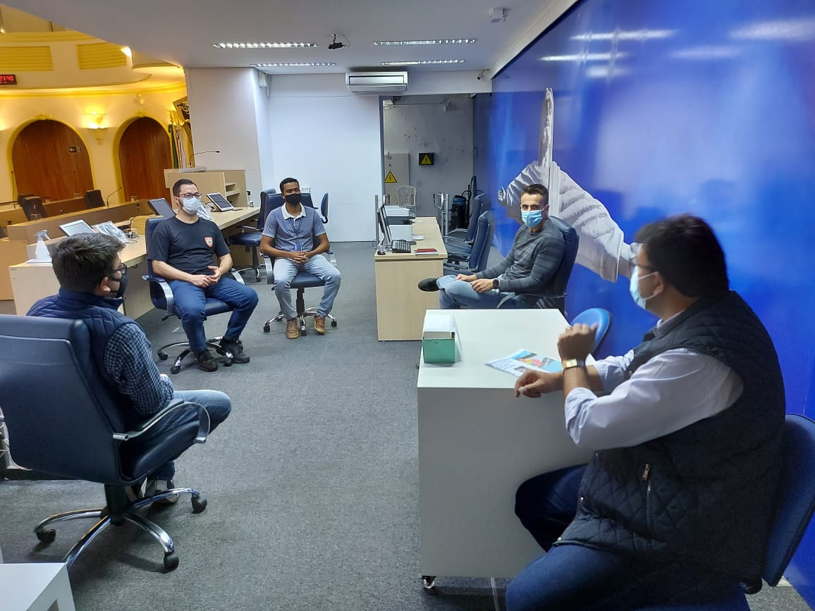 Problemas na Wenceslau Braz são discutidos em reunião entre vereadores e secretário