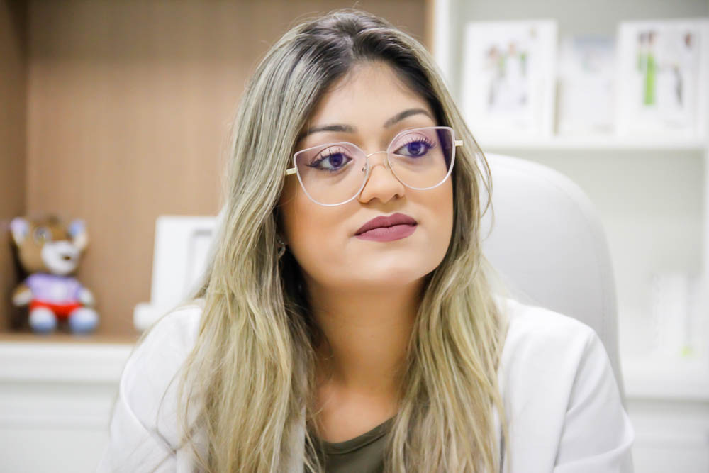 Fones de ouvido podem causar perda auditiva, alerta fonoaudióloga