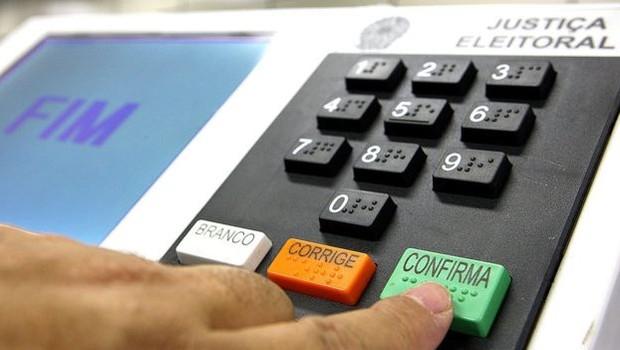 TRE e PM assinam convênio para segurança no armazenamento e transporte de urnas eletrônicas