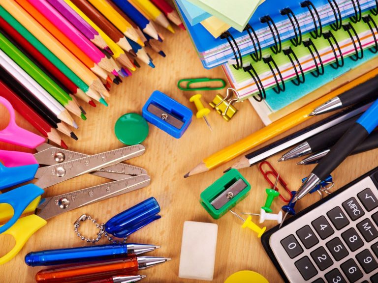 Kits escolares serão distribuídos a partir de 1º de fevereiro, afirma prefeitura