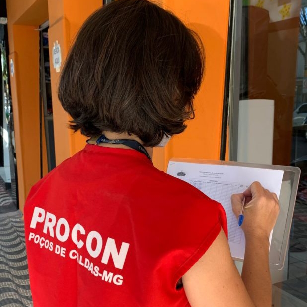Procon multa empresa de curso profissionalizante por discriminação
