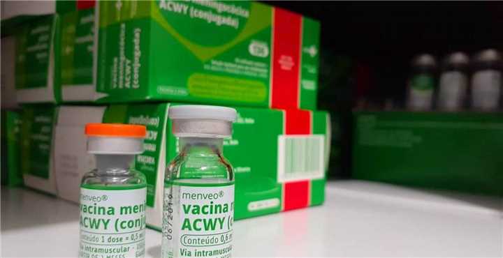 DIA D | Neste sábado tem vacinação contra meningite para pessoas de 16 a 30 anos