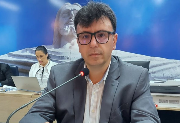 Indicação legislativa sugere sinalização horizontal para motos   