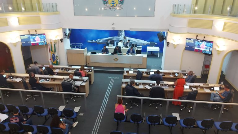 Câmara aprova 13 Projetos de Lei durante primeira sessão do ano