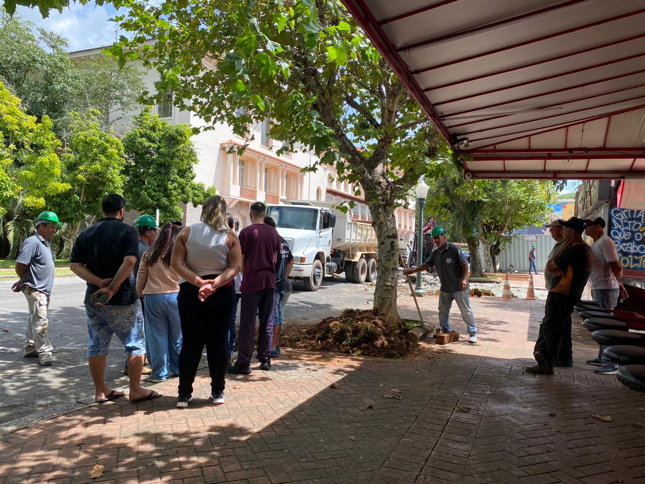 RESISTÊNCIA | Após ato, trailers de lanches ganham mais 11 dias de prazo