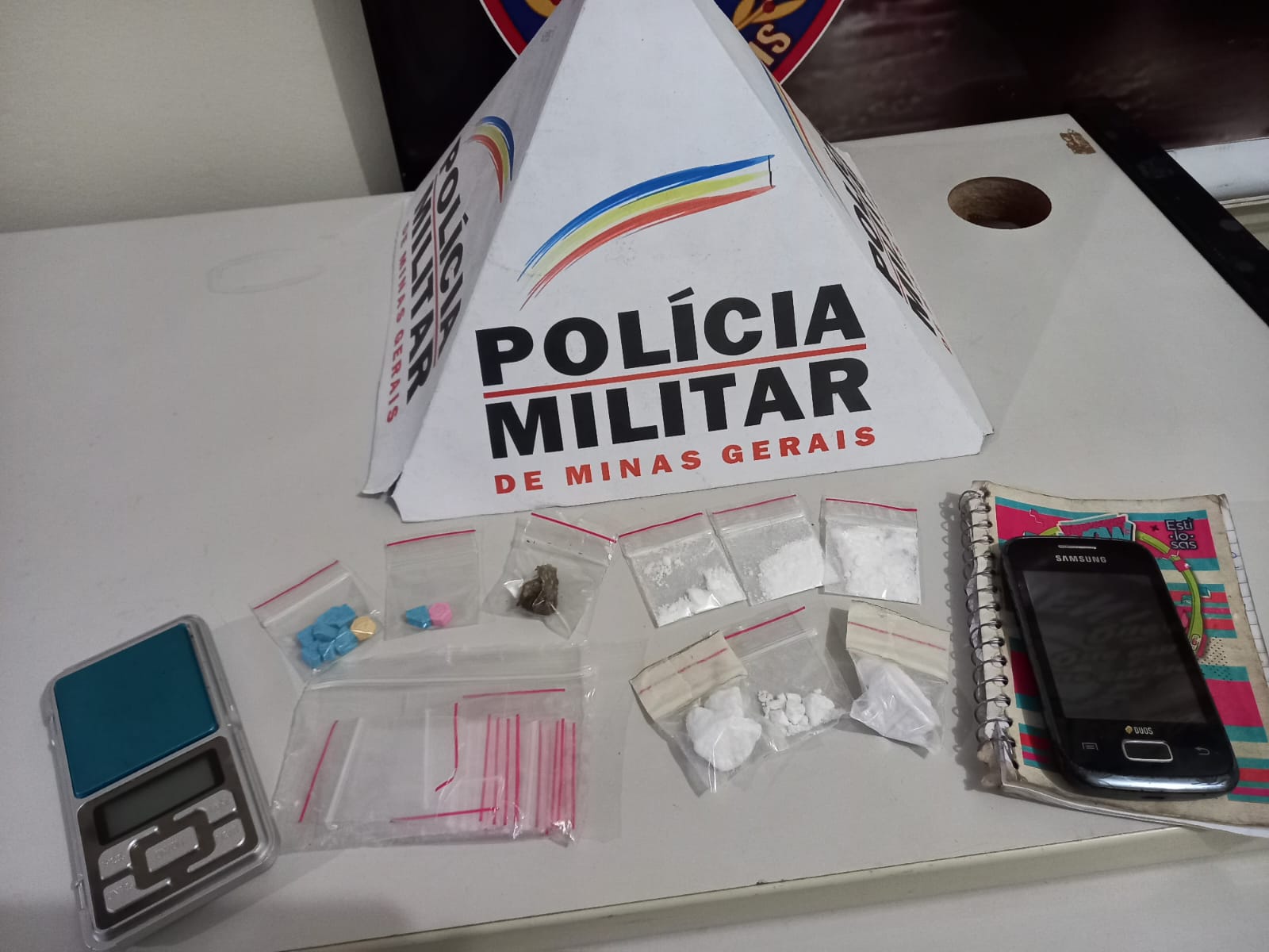 PM apreende drogas em casa no Country Club