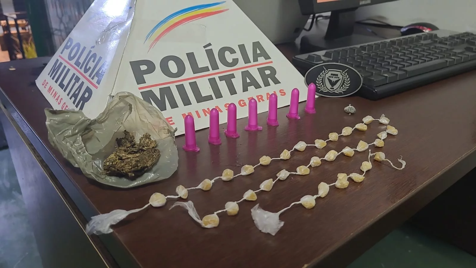 PM apreende drogas na praça Dom Pedro II