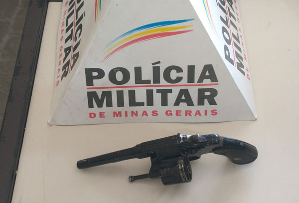 Briga de trânsito termina com a apreensão de arma de fogo