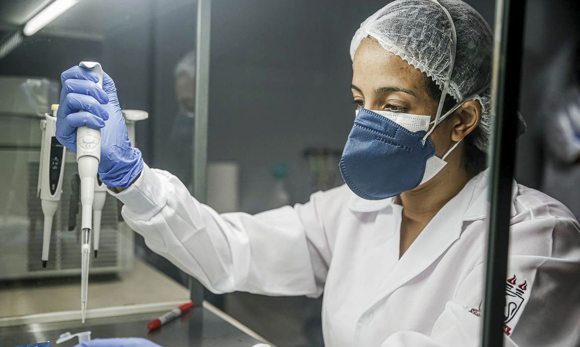 OPAS | Baixa transmissão da covid não impede criação de novas variantes