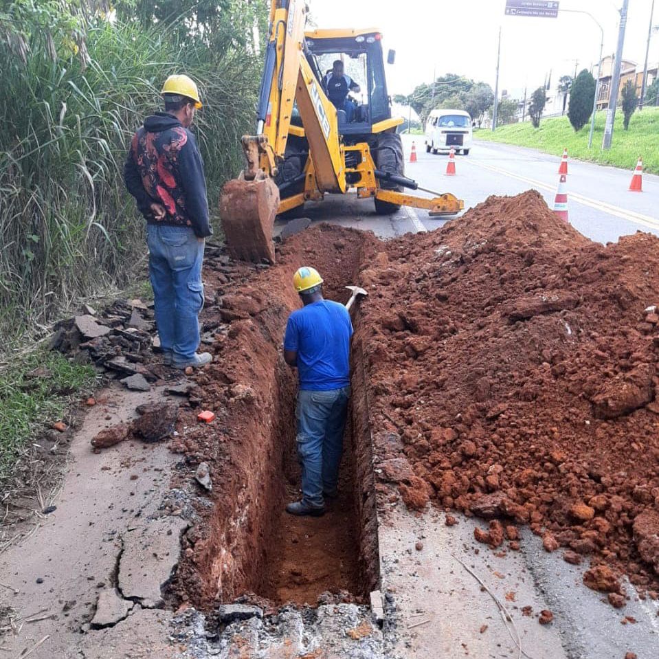 DMAE implanta nova adutora no bairro Véu das Noivas