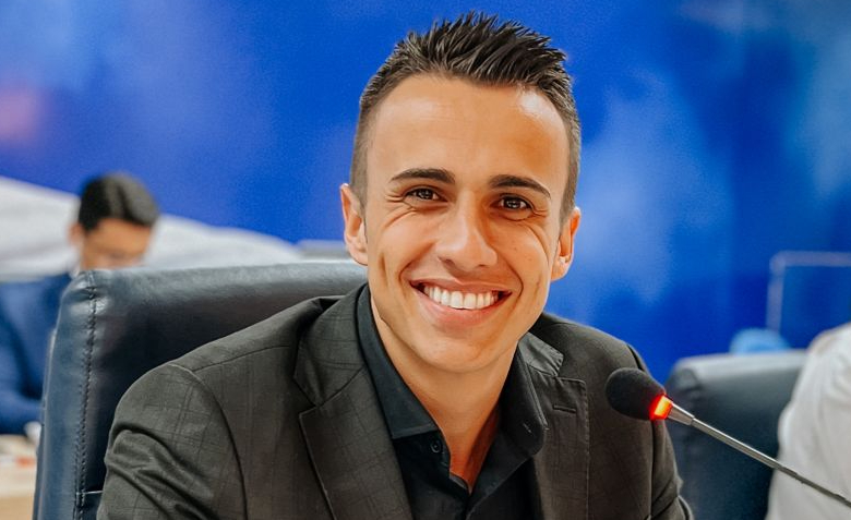 Projeto de Lei obriga assinatura física das pessoas idosas em contratos de operação de crédito