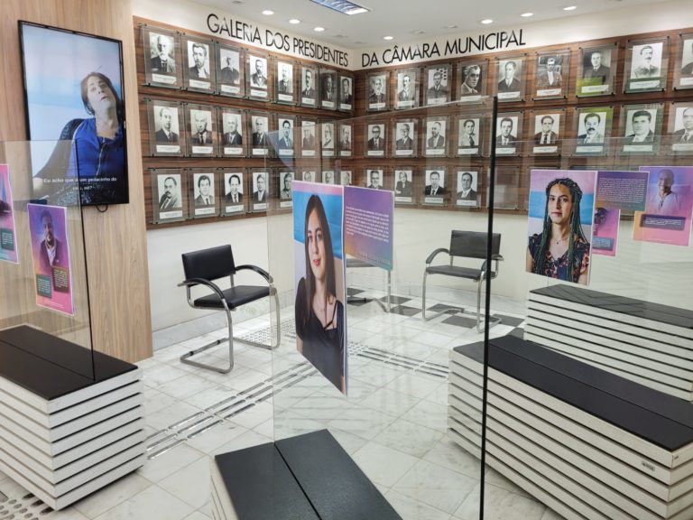 MULHER | “Translação da Identidade Feminina” está em exposição na Câmara