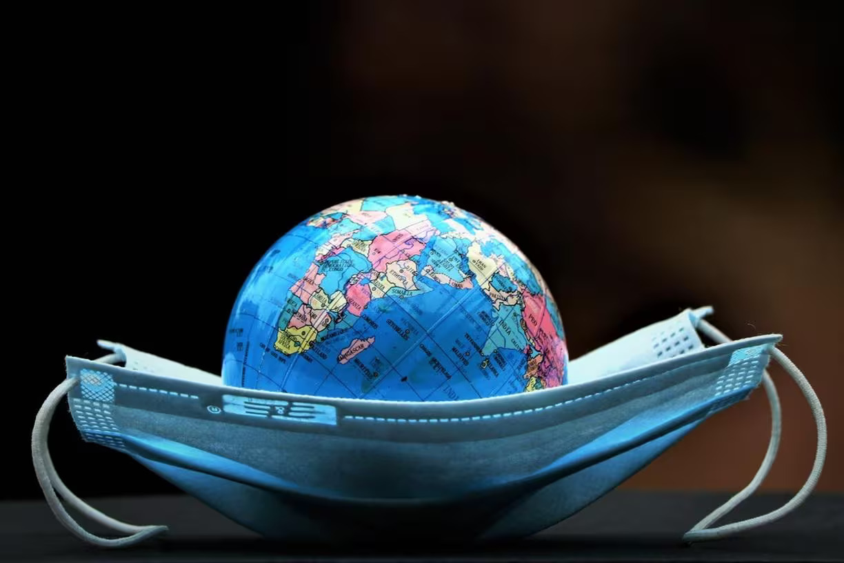 OMS pode reduzir o nível de alerta máximo para covid-19 ainda este ano