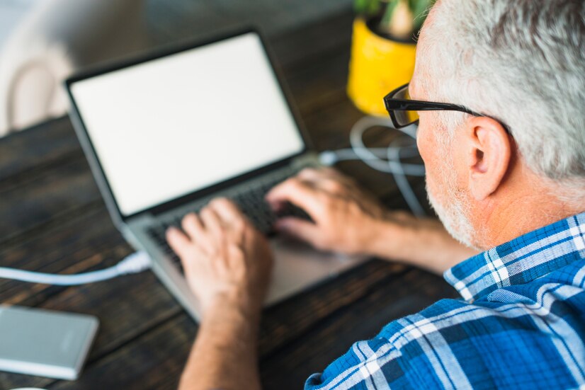 Sancionada lei que obriga publicação das escalas dos profissionais da Saúde em Poços