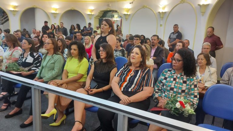 Câmara realiza sessão solene em comemoração ao Mês da Mulher Trabalhadora