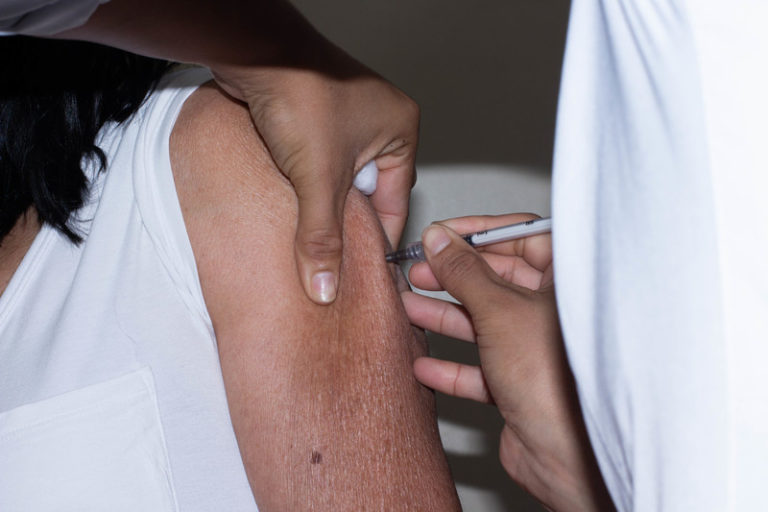 BIVALENTE | Saúde orienta municípios mineiros a avançarem na imunização