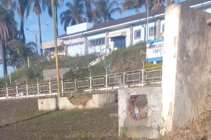 Criminosos furtam padrão de água de projeto social