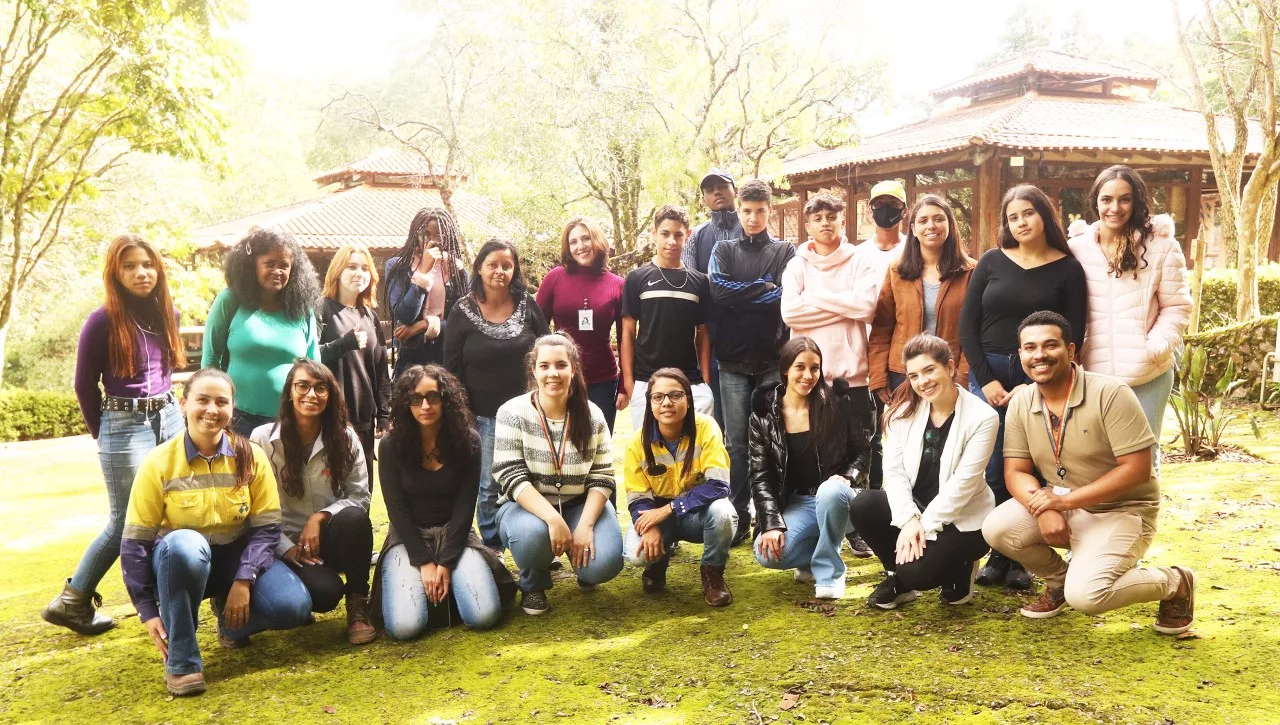 Jovens atendidos pela Abaco e Associação Bem-Viver participam do Alcoa de Portas Abertas