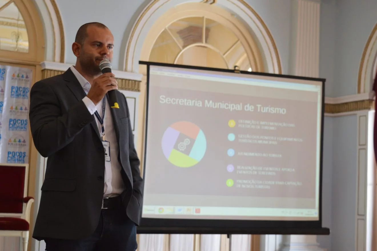 Secretário de Turismo deixa o cargo após seis anos de atuação em Poços