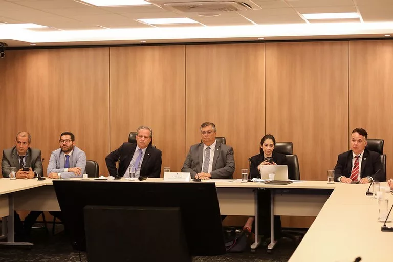 Edital de R＄ 150 milhões para prevenir violência em escolas sai nesta terça-feira, diz Dino