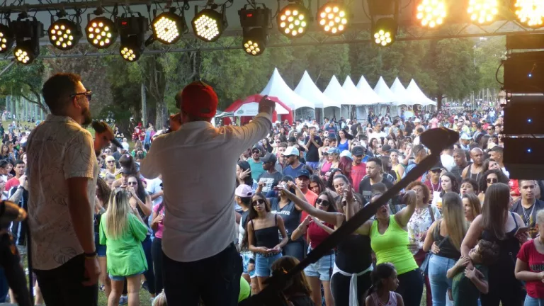 FESTA DO TRABALHADOR | Programação será simultânea em dois parques de Poços