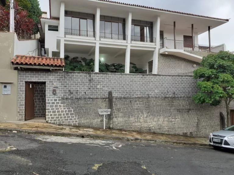 Secretaria de Turismo está atendendo na nova sede