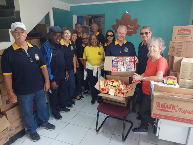 Lions Club Urânio doa grande quantidade de gelatina para o Café Cacon 