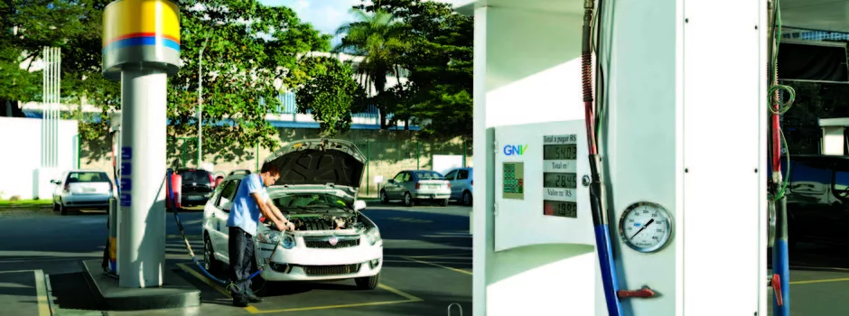 Postos repassam redução no preço do gás natural veicular