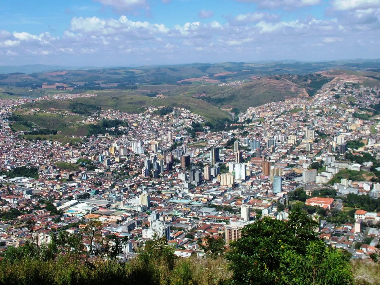 Decreto estabelece redução de despesas da administração; proibidos gastos e horas extras