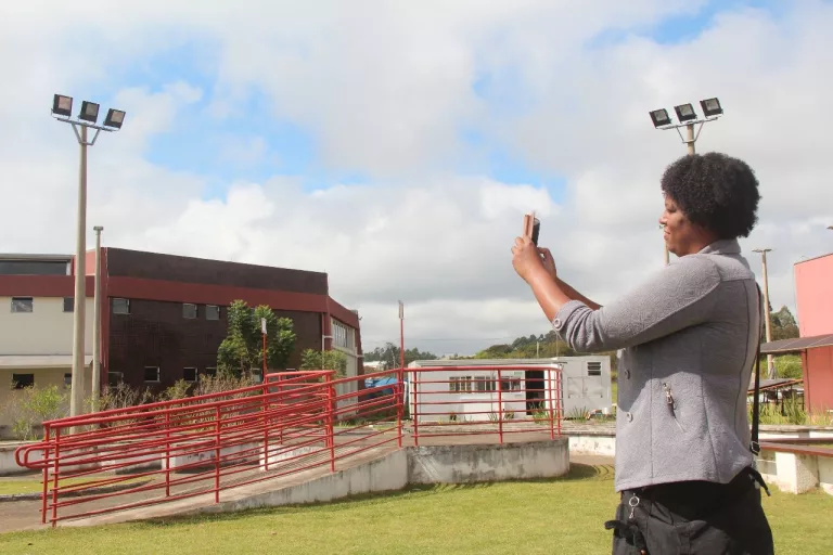Oficinas gratuitas de fotografia e escrita criativa chegam à zona leste de Poços