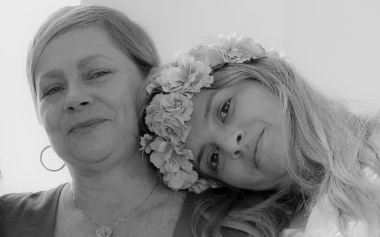 Exposição fotográfica sobre mães e filhos é destaque no Shopping