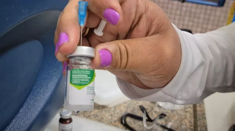 Vacinação contra gripe em Poços continua com baixa procura