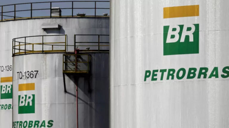 Petrobras anuncia redução nos preços da gasolina e do gás de cozinha