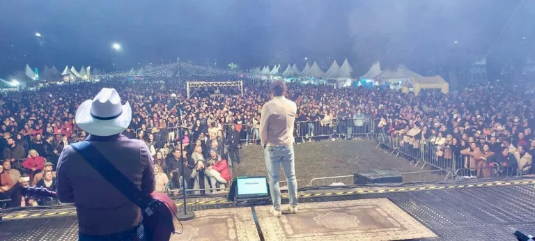 “Arraiá de Poços” atrai cerca de 10 mil pessoas no primeiro dia de evento