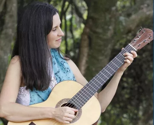 Nádia Campos é atração do “Arraiá de Poços”