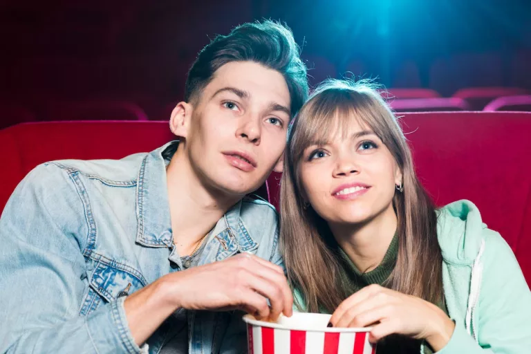Casais pagam meia neste Dia dos Namorados no Cine Marquise Ultravisão
