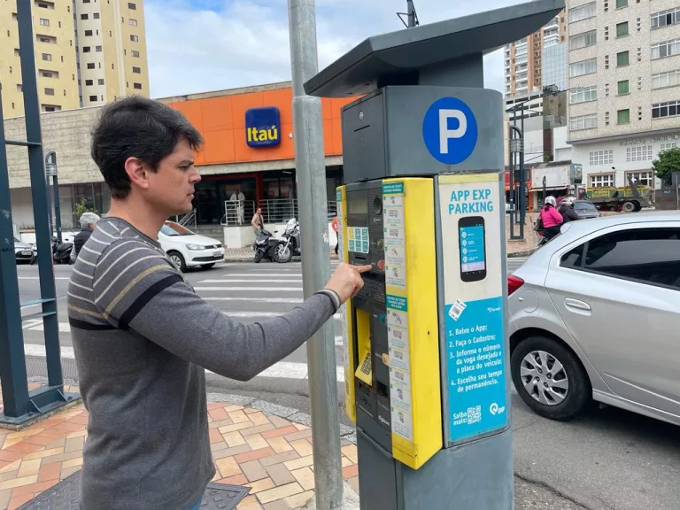 Vereador defende ampliação das formas de pagamento na zona azul