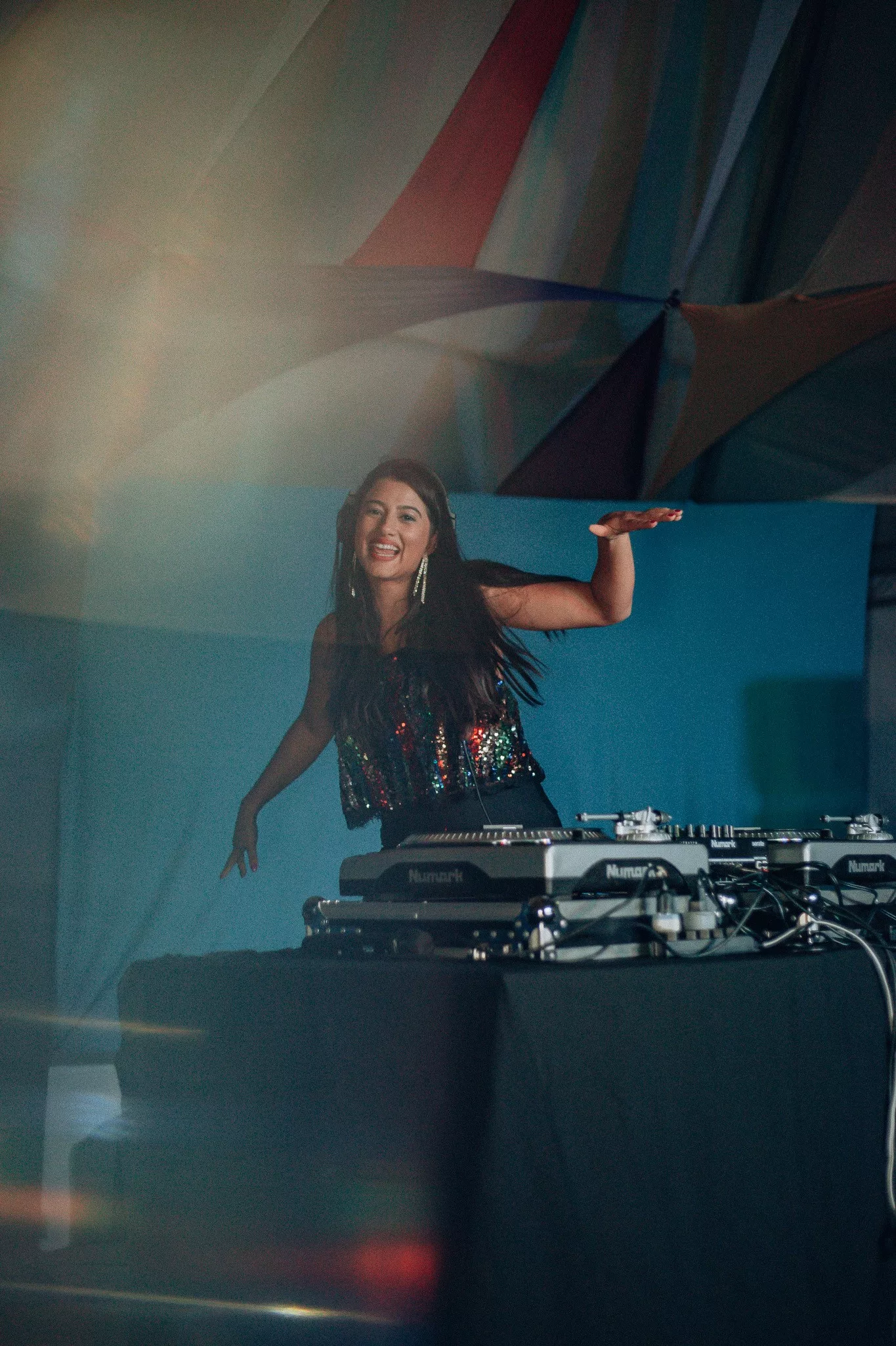 Isadbob comemora cinco anos de discotecagem no Festival de Inverno