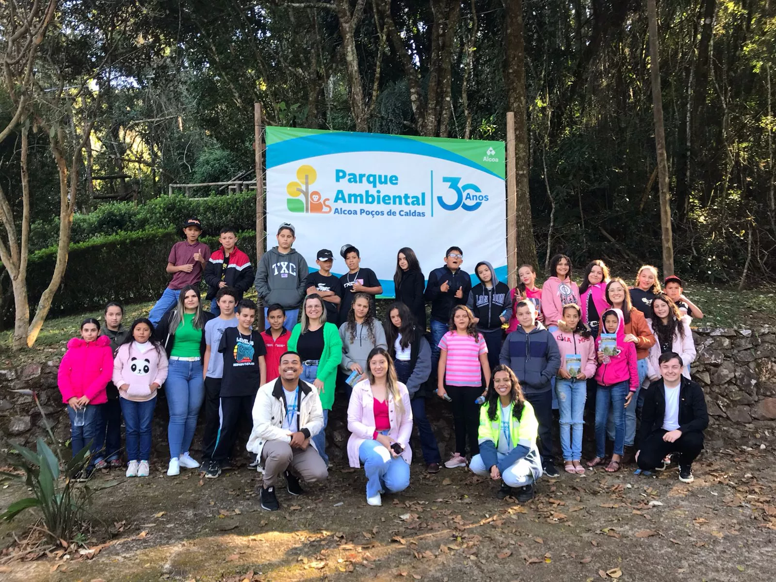 Alcoa Poços recebe alunos de Andradas no Parque Ambiental