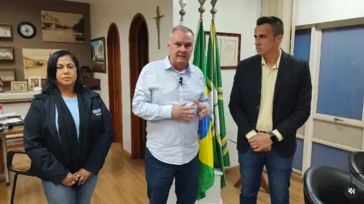 REGIME ESTATUTÁRIO | Prefeito anuncia retirada do projeto e reapresentação com plano de cargos e salários