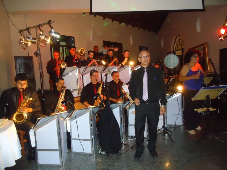 “Românticos de Poços” abre programação do Festival de Inverno na praça D. Pedro II