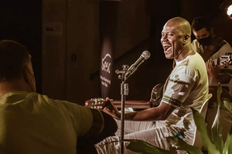 Mununu e banda apresentam o show “Minas”, uma celebração a Milton Nascimento