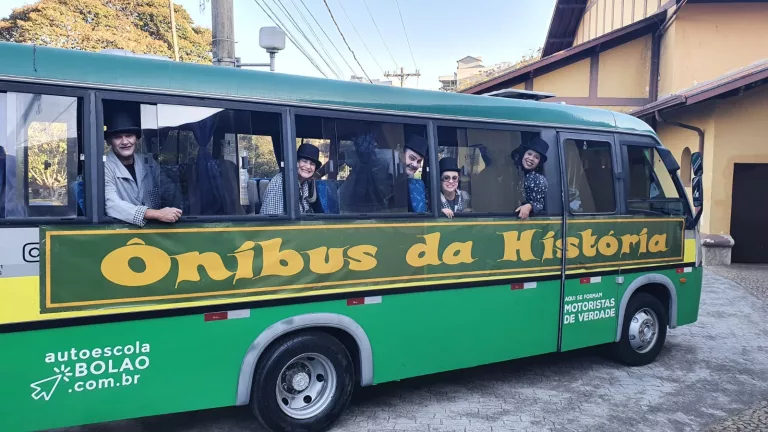 Ônibus da História une memória e diversão no Festival de Inverno