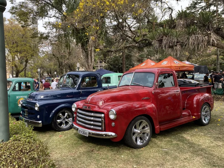 Encontro de carros antigos acontece em agosto