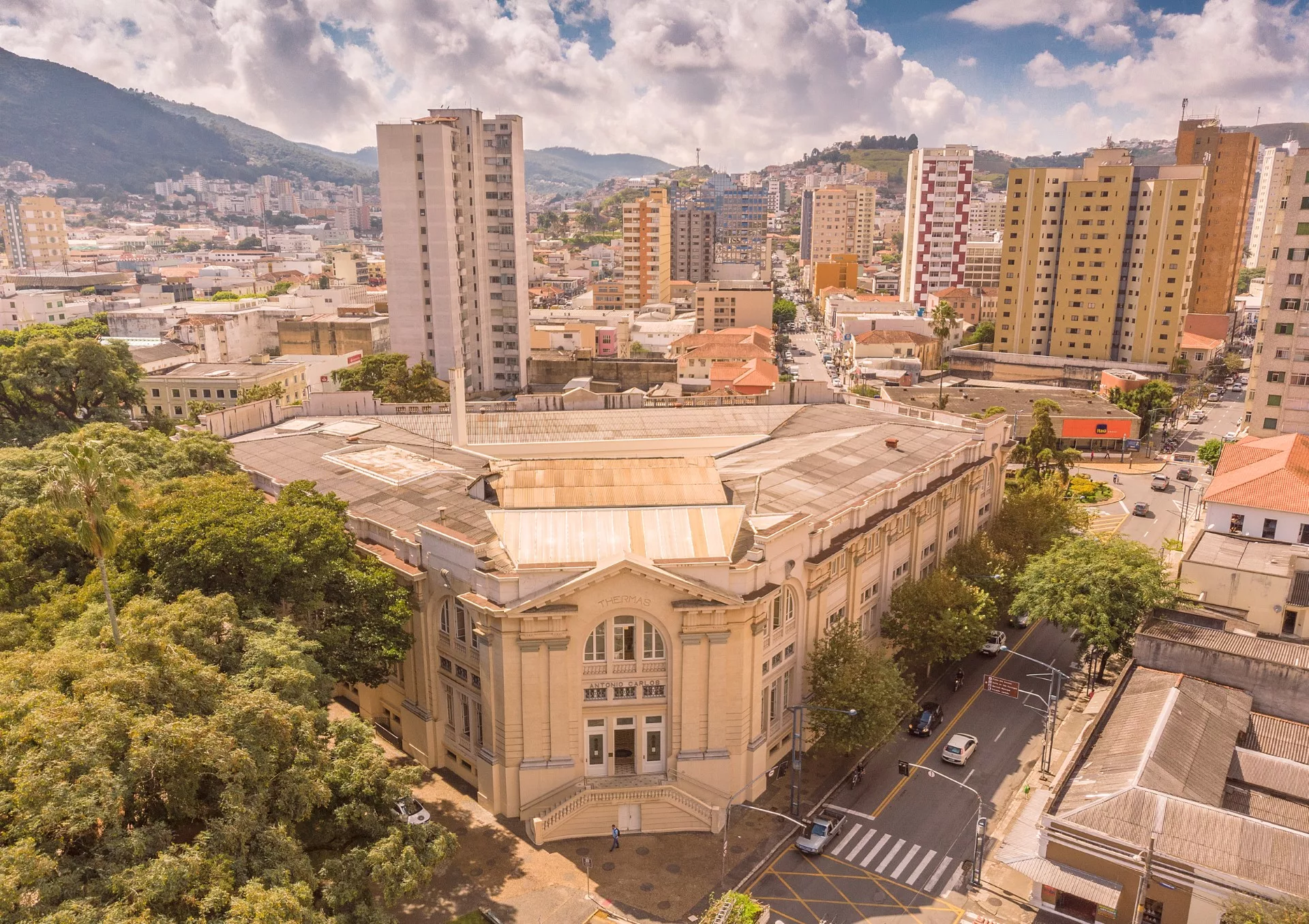 Thermas Antônio Carlos: para quê e para quem?