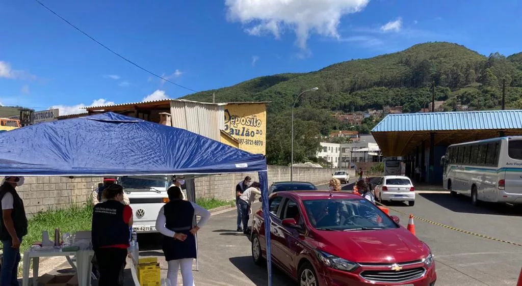 Vacinação antirrábica terá drive-thru nesta sexta-feira