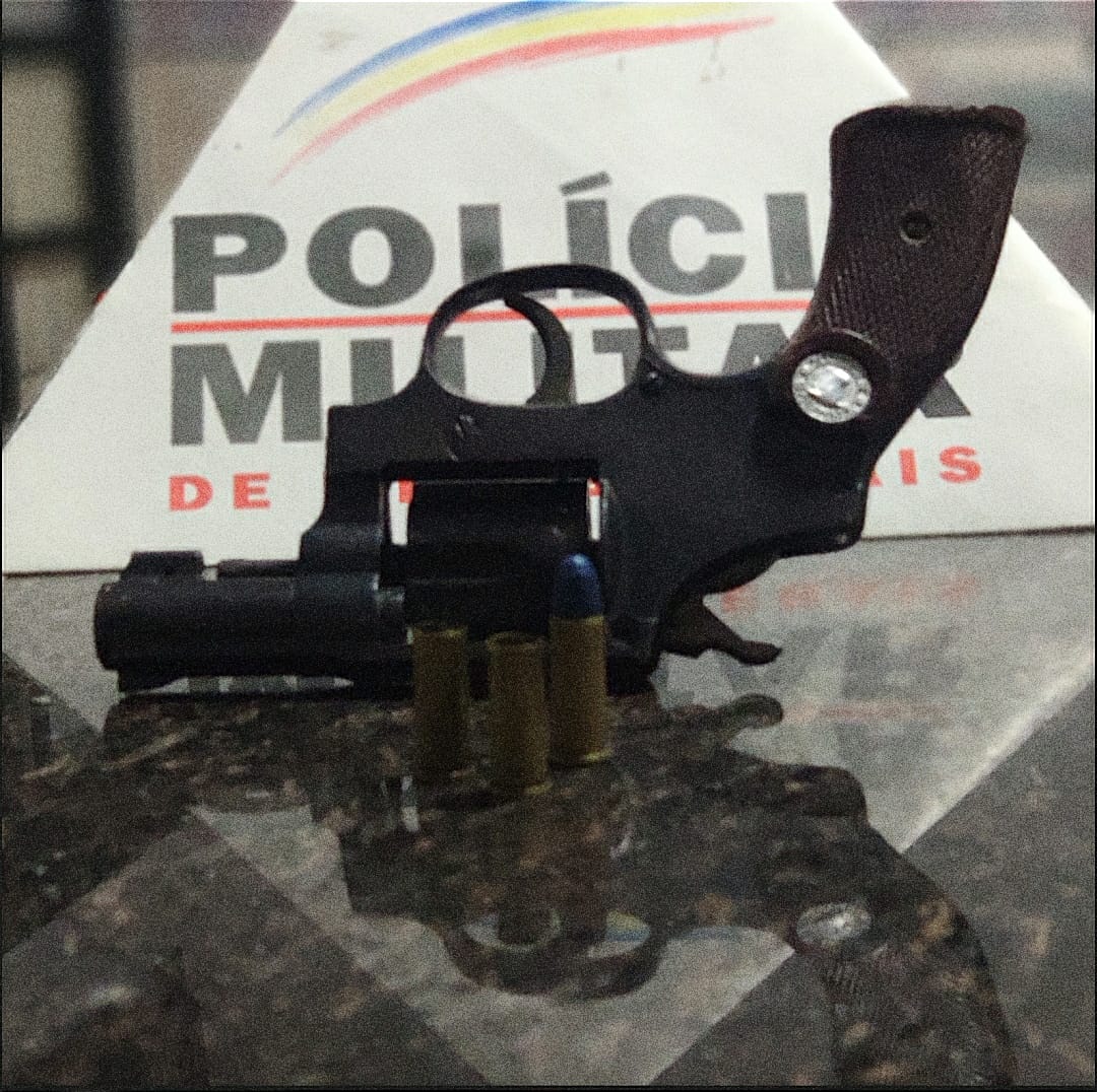 Briga de rua termina em disparo de revólver