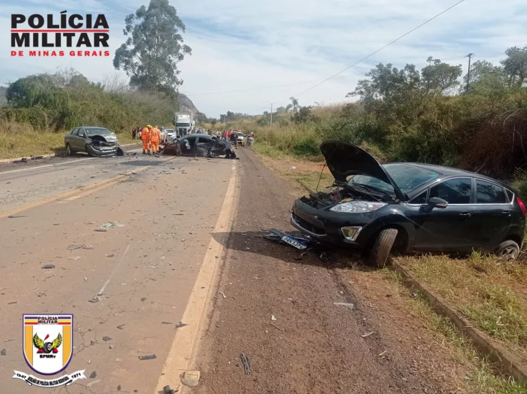 Quatro pessoas ficam feridas em acidente na BR-267